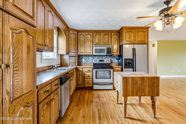 Listing Image 10