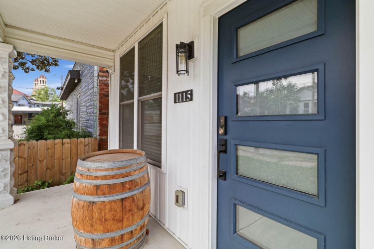 Listing Image 3