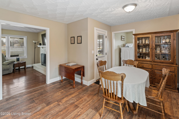 Listing Image 16
