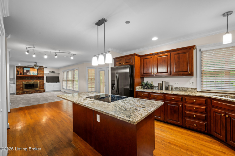 Listing Image 15