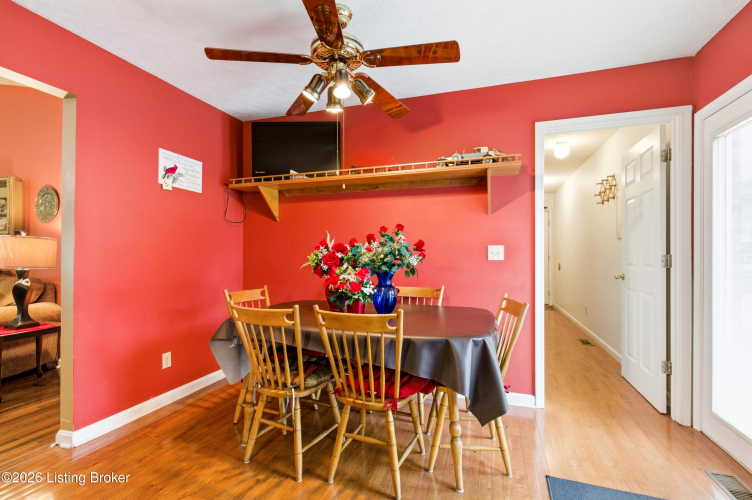 Listing Image 12