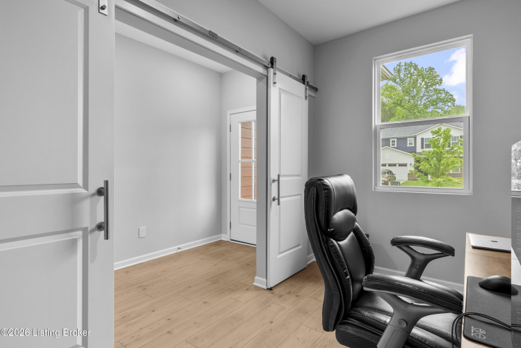 Listing Image 7