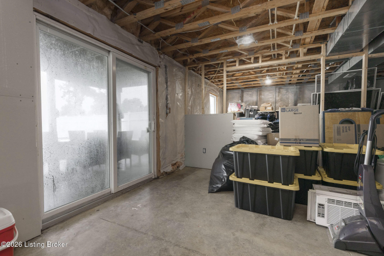 Listing Image 44