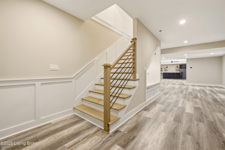 Listing Image 43