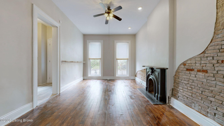Listing Image 7