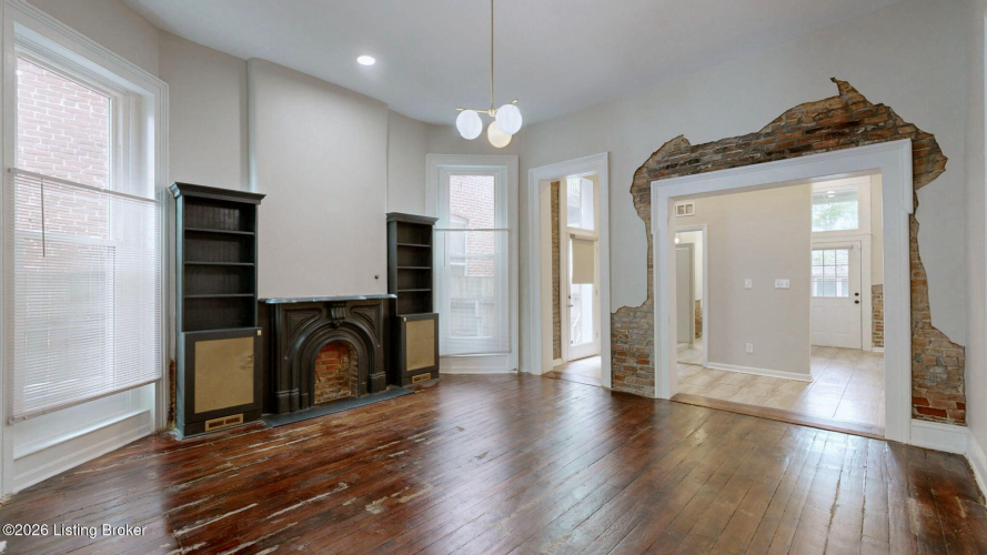 Listing Image 8