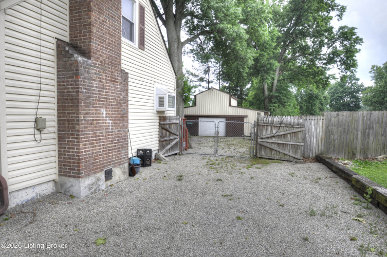 Listing Image 27