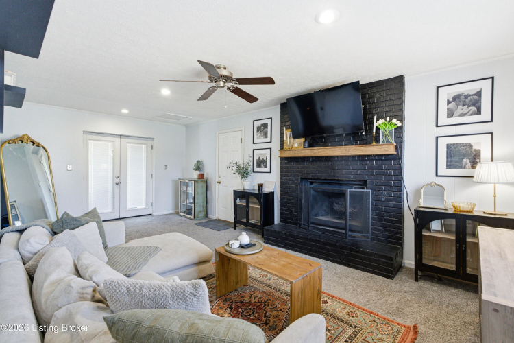 Listing Image 12