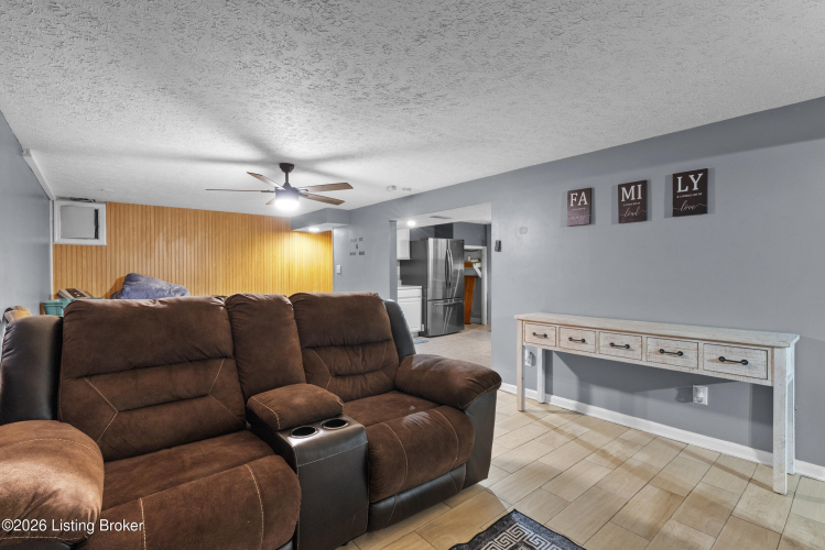 Listing Image 47