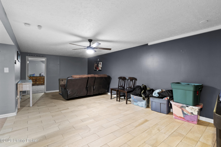 Listing Image 49