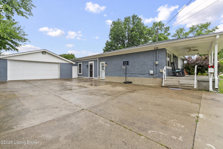Listing Image 8