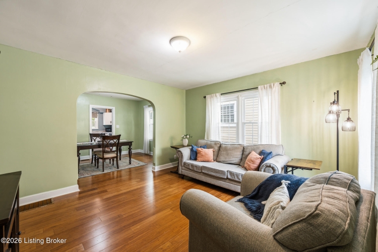 Listing Image 11