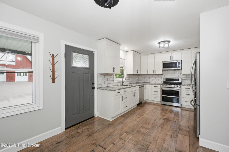 Listing Image 7