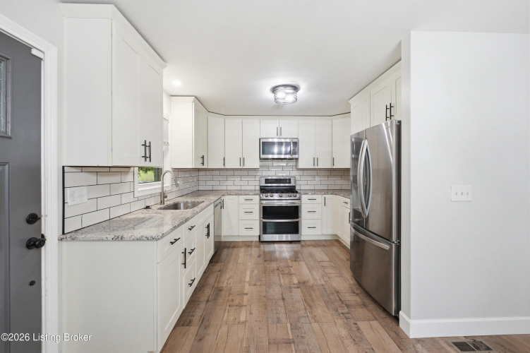 Listing Image 10