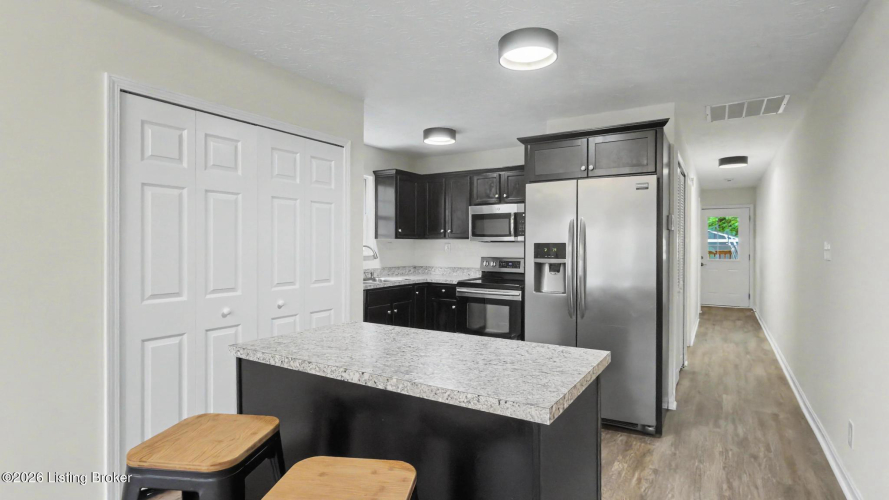 Listing Image 13