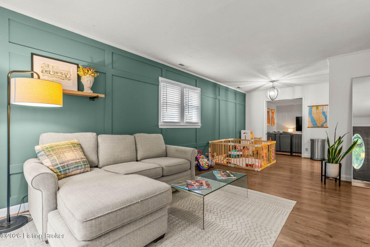 Listing Image 6