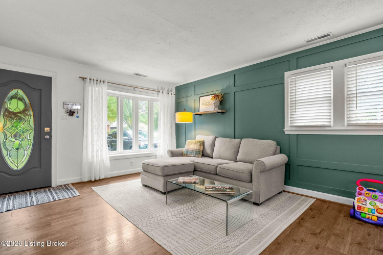 Listing Image 7