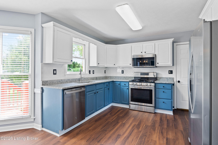 Listing Image 16