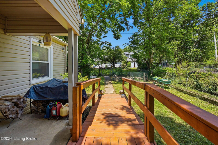 Listing Image 9