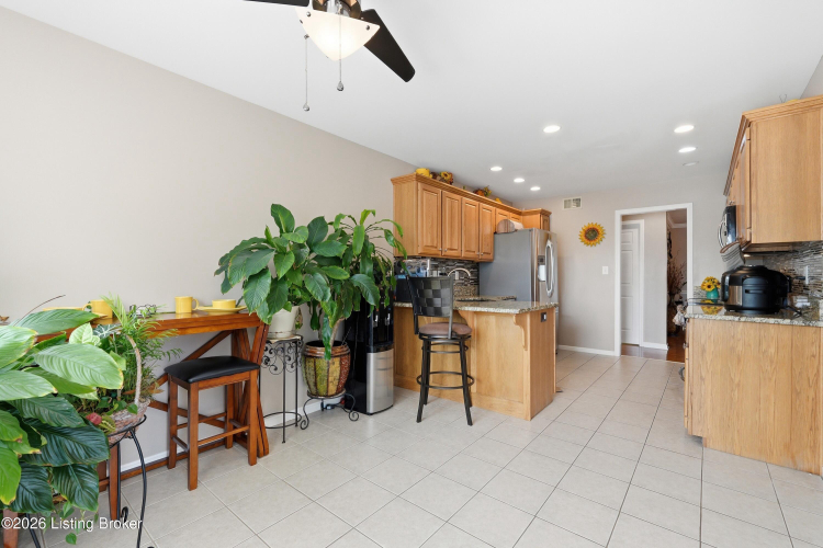 Listing Image 17