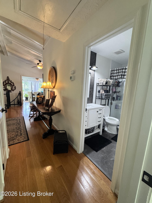 Listing Image 17