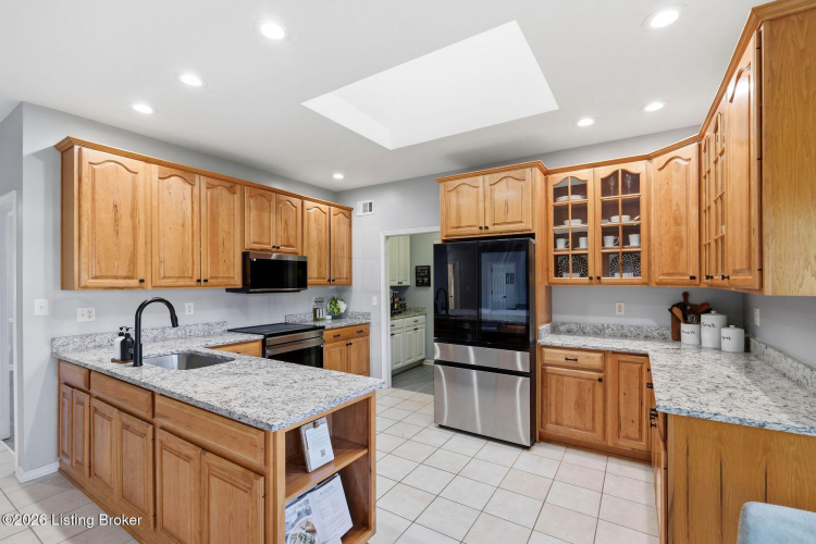 Listing Image 12