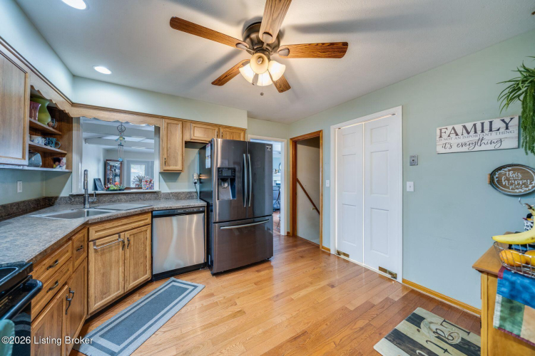 Listing Image 13