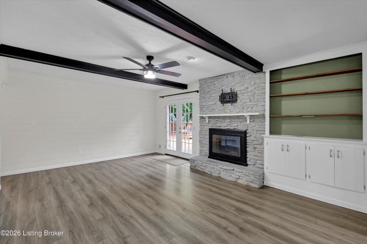Listing Image 17