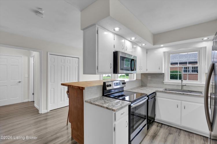 Listing Image 21