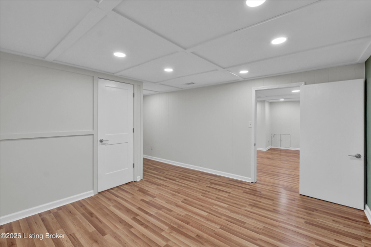 Listing Image 52