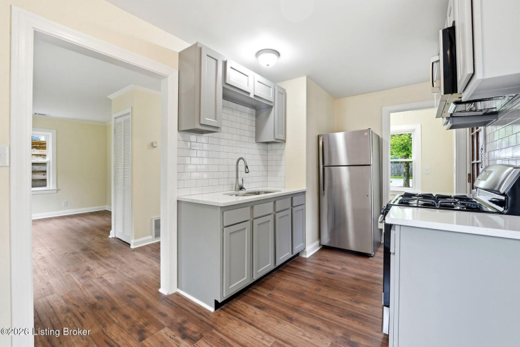 Listing Image 12
