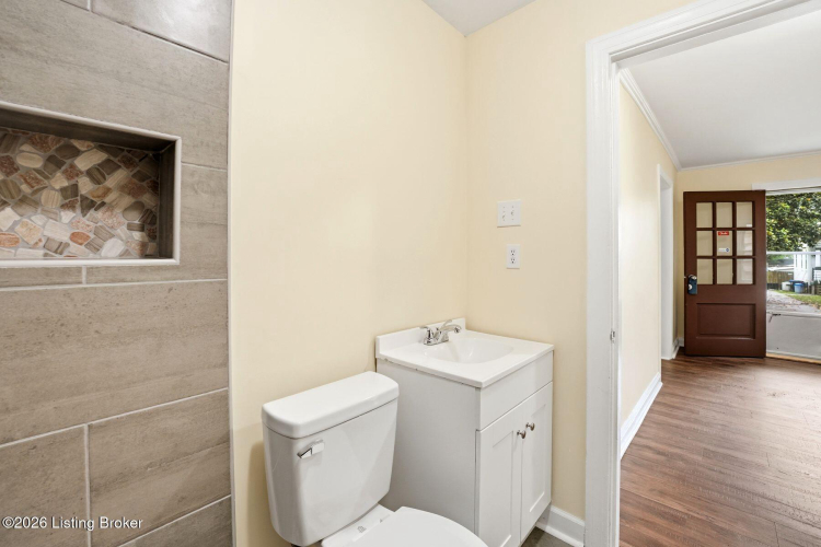 Listing Image 20