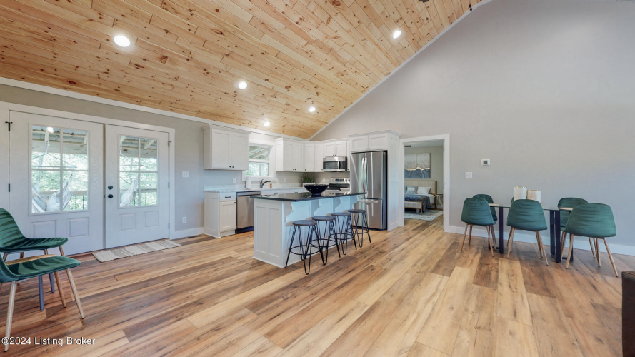 Listing Image 9