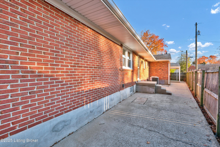 Listing Image 50