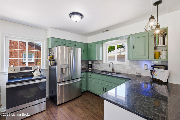 Listing Image 10