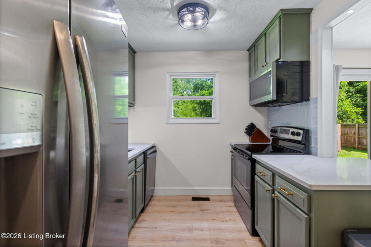 Listing Image 14