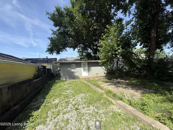 Listing Image 12