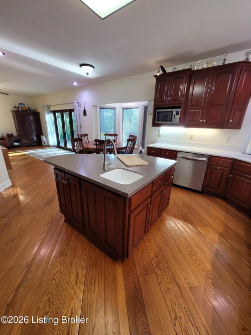 Listing Image 18