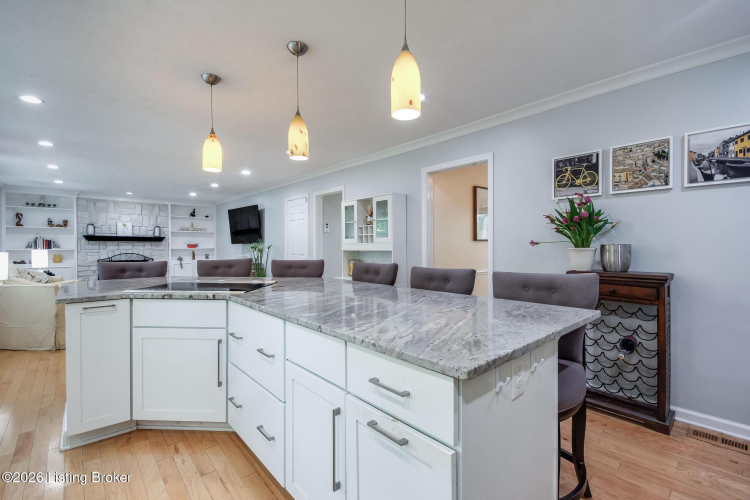 Listing Image 15
