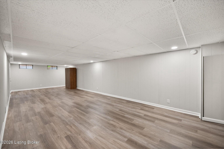Listing Image 24