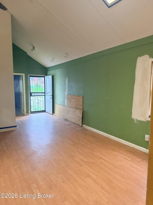 Listing Image 25