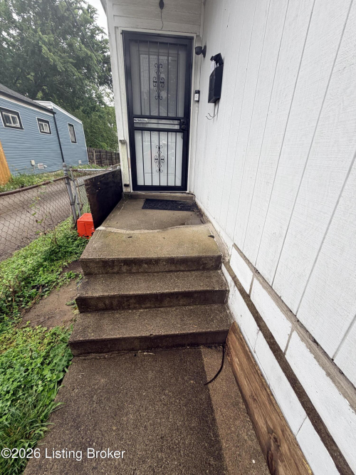 Listing Image 6