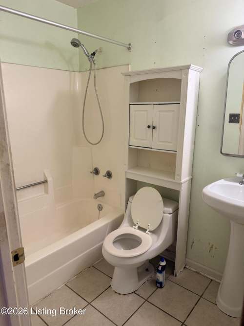 Listing Image 10