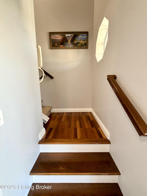 Listing Image 18