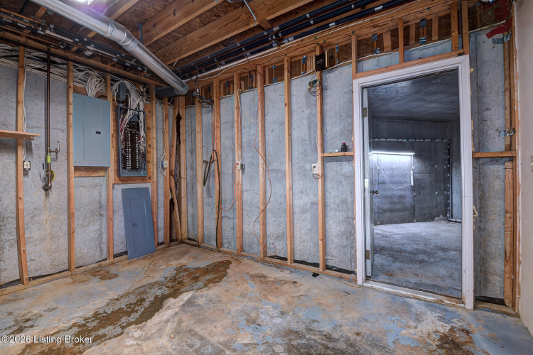 Listing Image 28