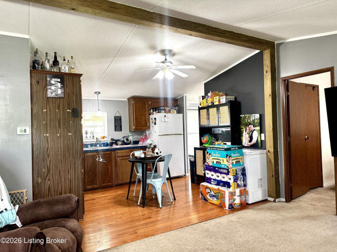 Listing Image 15