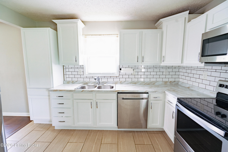 Listing Image 19