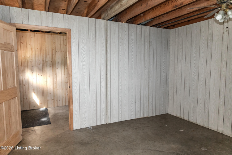 Listing Image 44