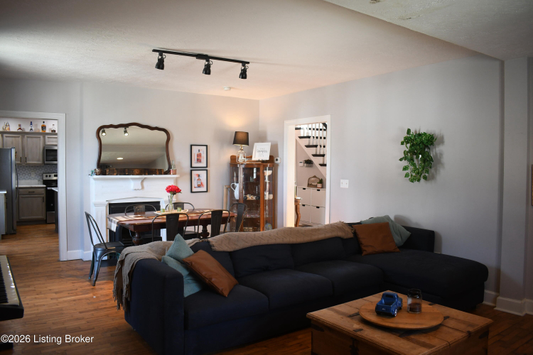 Listing Image 13