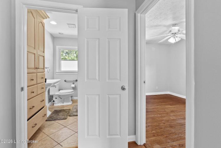 Listing Image 17